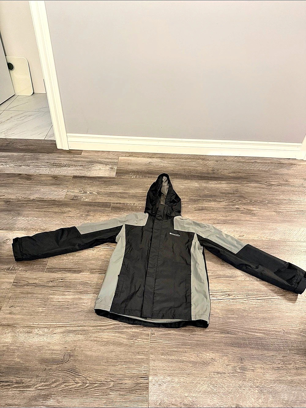 Mountain Warehouse Kids Waterproof Jacket Black & Green Size 9-10